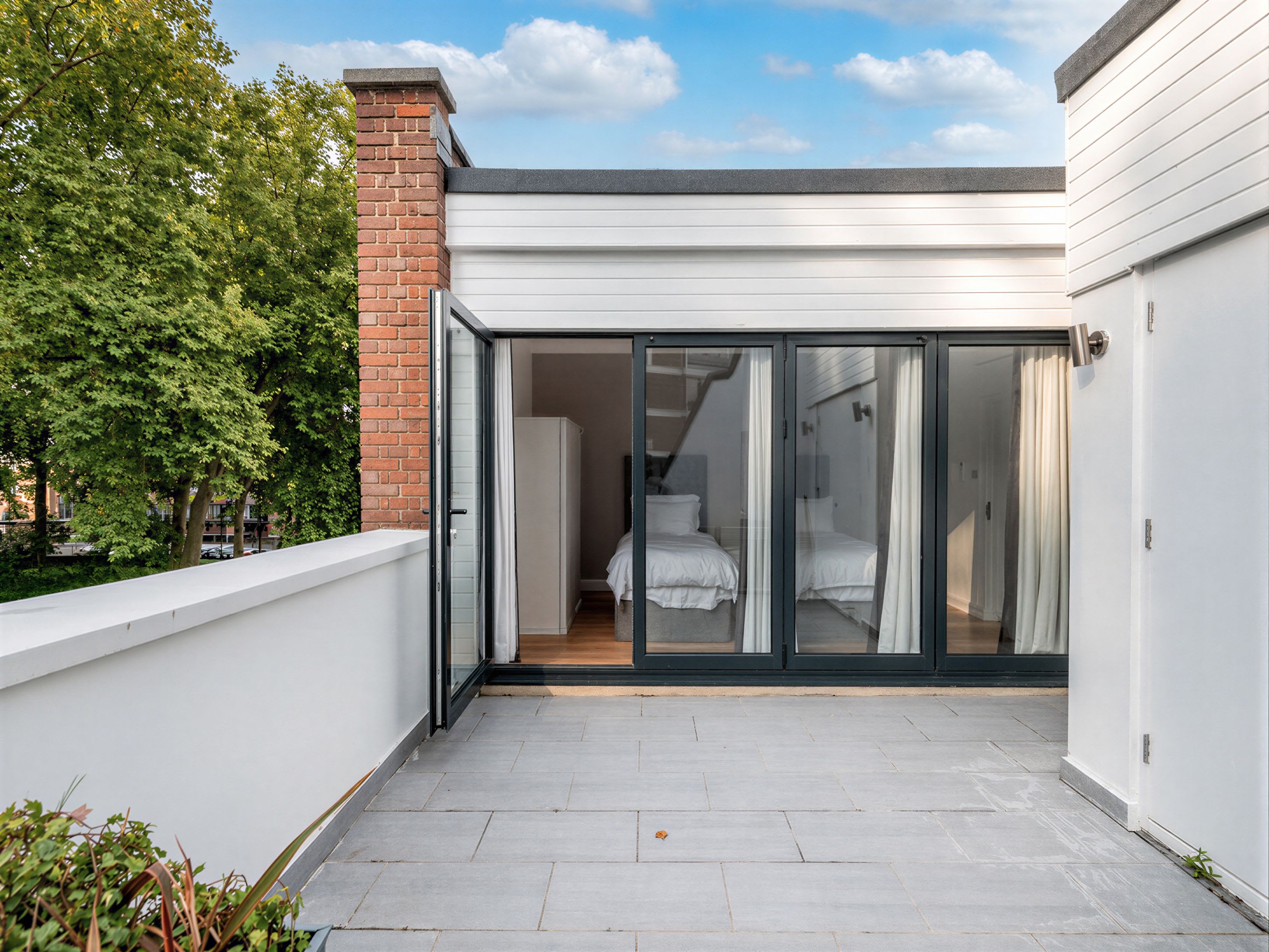 Hyde Park Estate (HPE305)